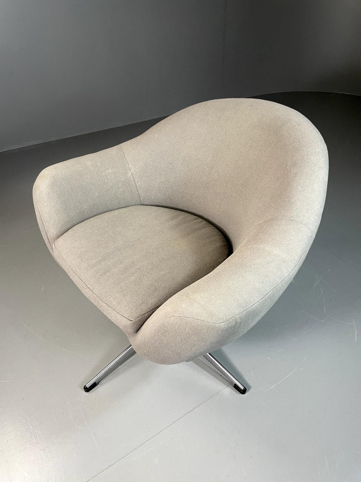 Danish Swivel Bucket Chair 1980s Vintage Retro MCM EB6359 MSWI13