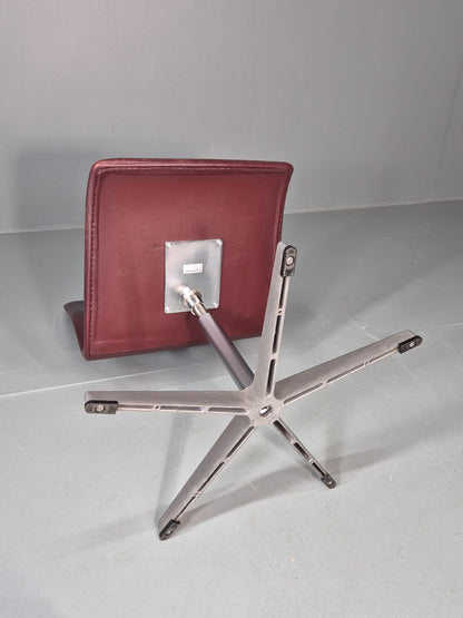 Vintage Fritz Hansen Oxford Chair Arne Jacobsen Design 2004 MCM EB11753 MSWI12