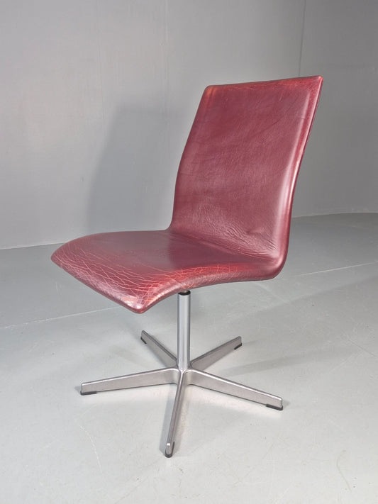 Vintage Fritz Hansen Oxford Chair Arne Jacobsen Design 2004 MCM EB11754 MSWI0