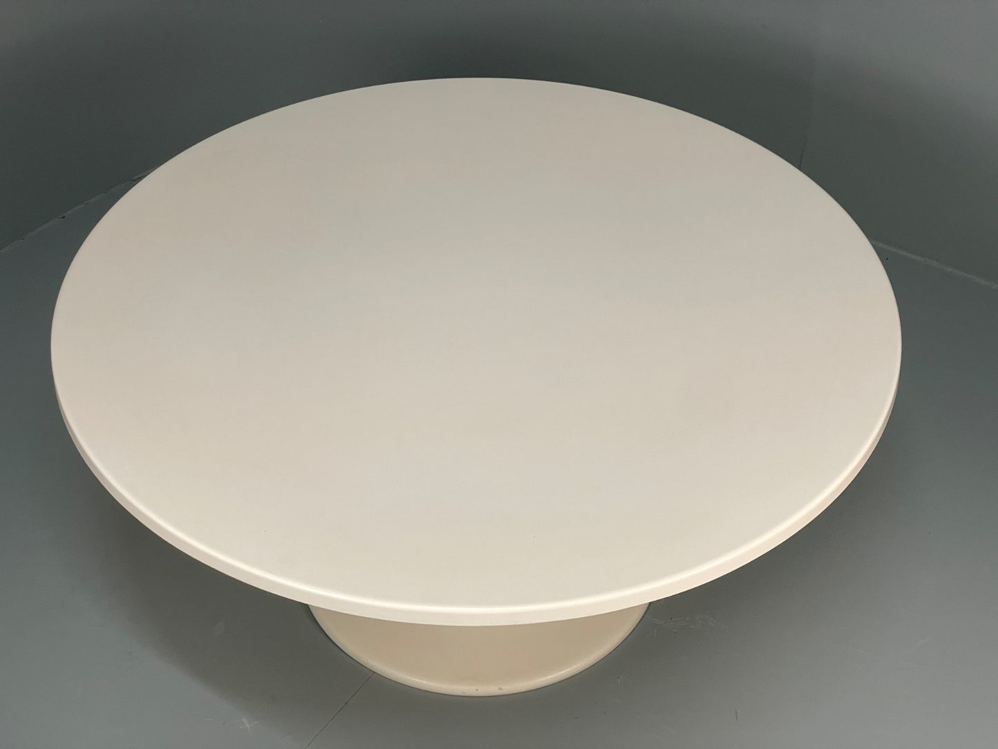 Vintage Round Coffee Table White Fibreglass 1970s Tulip Style EB11237 MWOO2