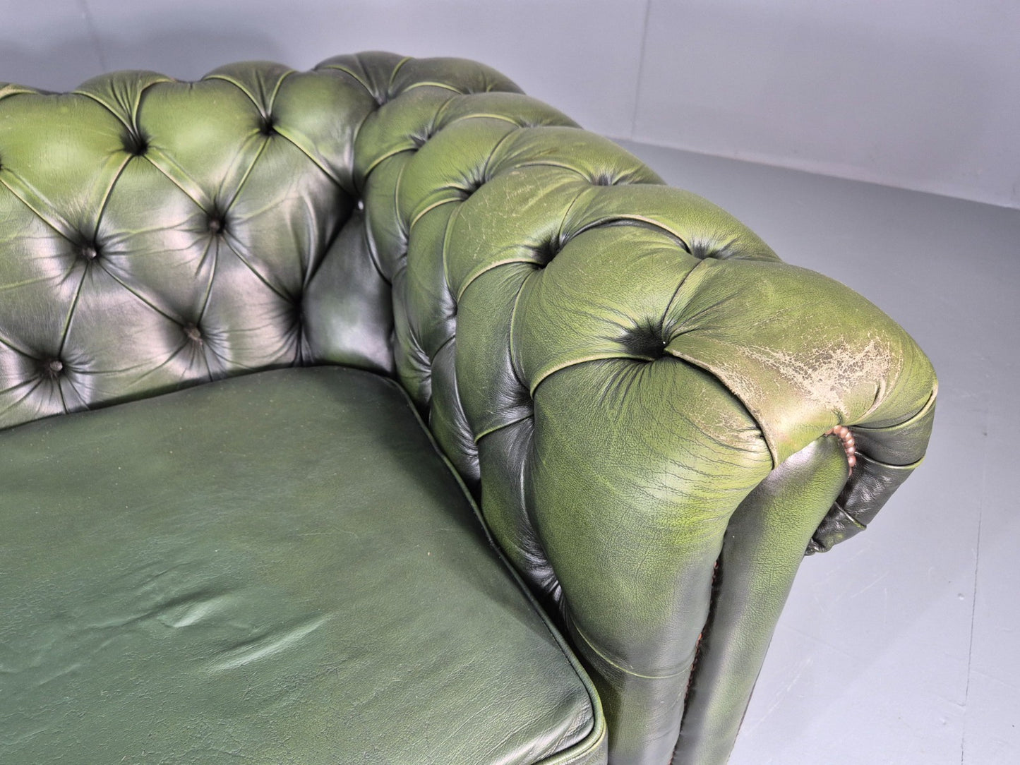 Three Seater Green Leather Chesterfield Quality Version Retro EB11023 VCHE10