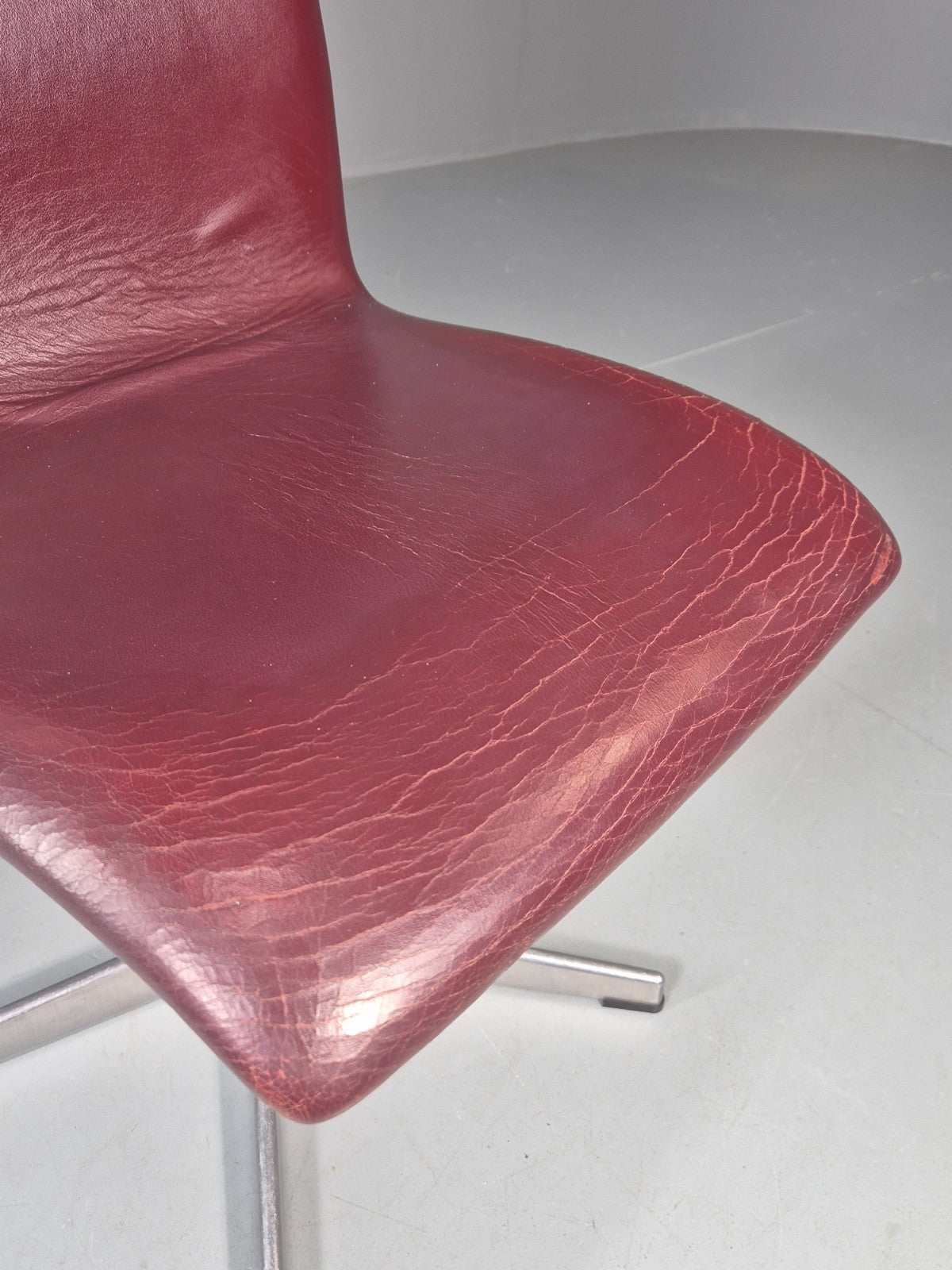 Vintage Fritz Hansen Oxford Chair Arne Jacobsen Design 2004 MCM EB11754 MSWI9