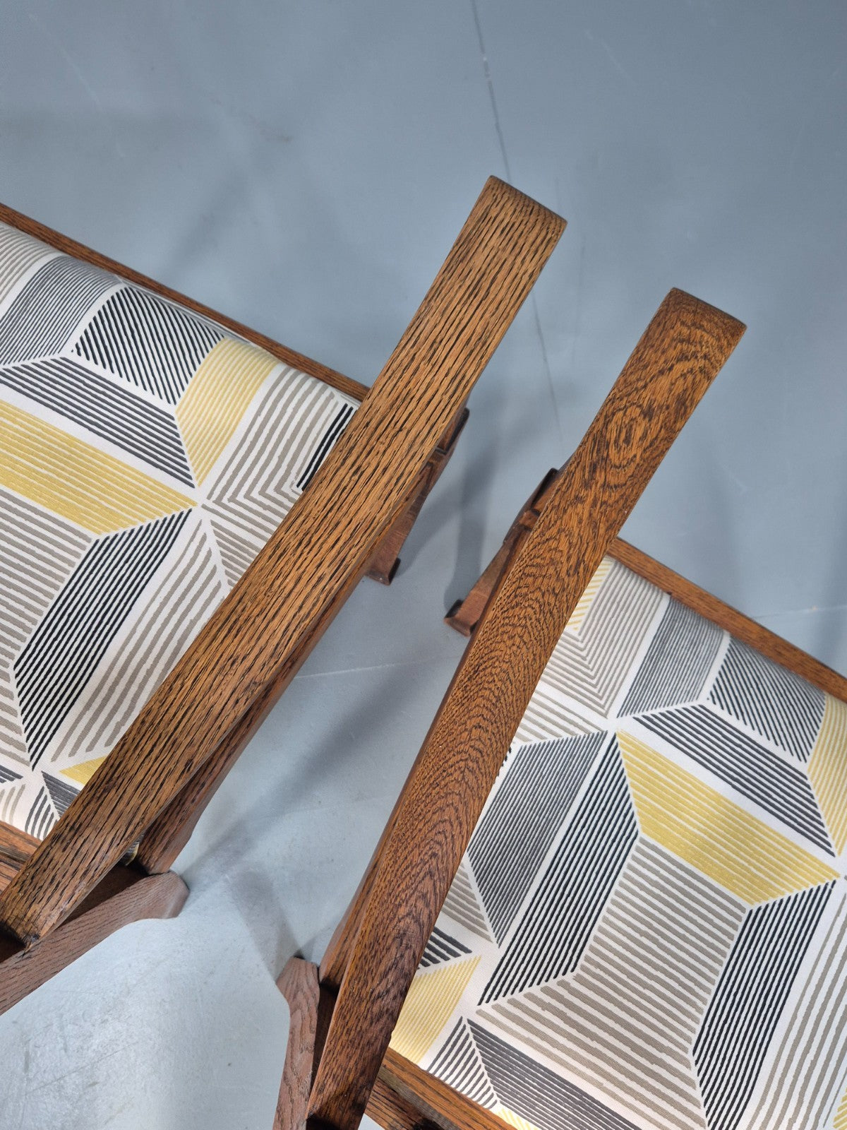 2 Arts and Crafts Elbow Chairs Oak Pierced Splat Ikea Fabric 1920s EB10717 VDIN8