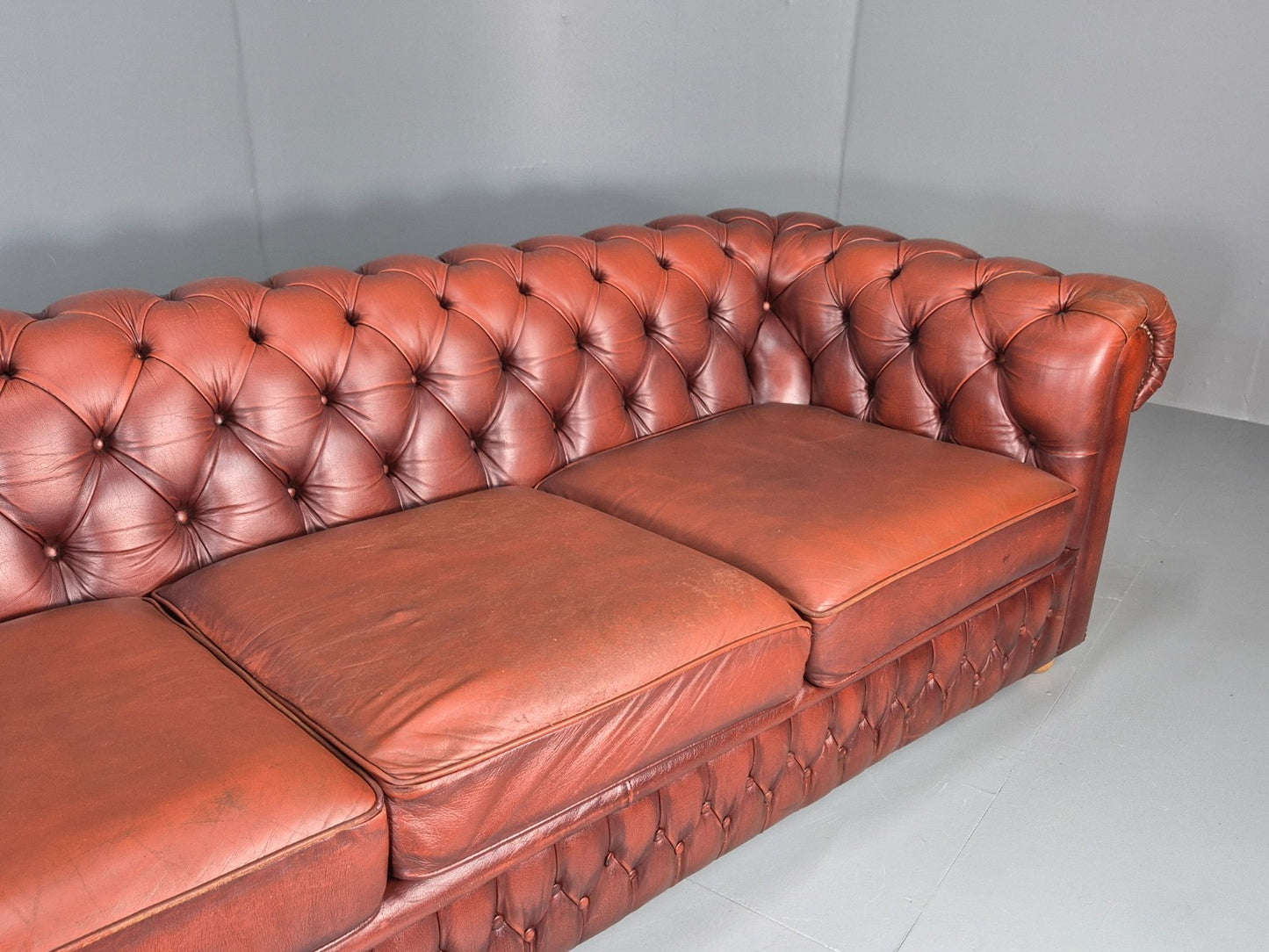 Three Seater Red Leather Chesterfield Quality Version Retro EB11031 VCHE3