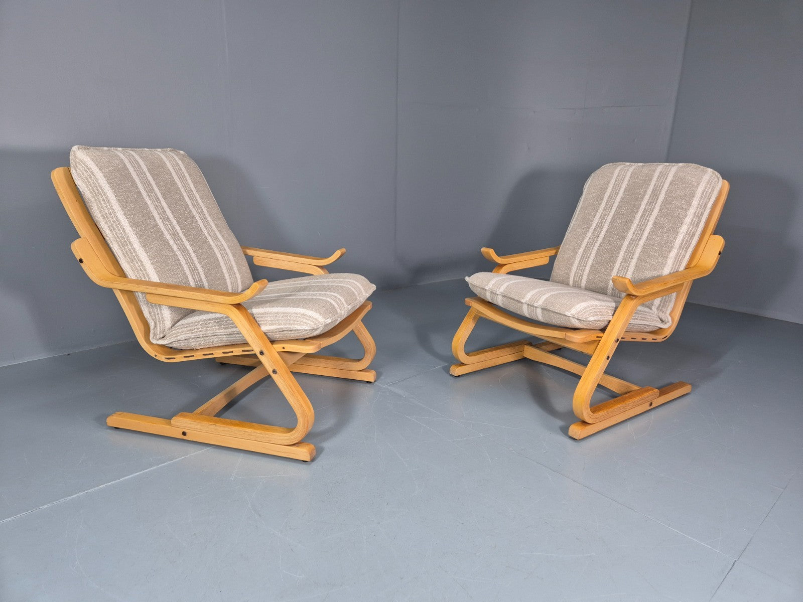 2 Mid Century Lounge Chairs New Upholstery Bentwood Vintage Danish EB10317 MBEN13