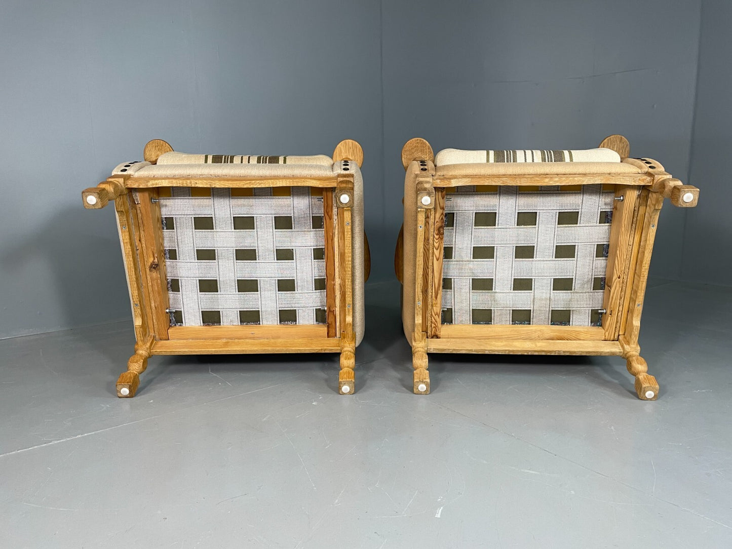 2 Danish Lounge Chairs Oak Frame Cream Wool Kjaernulf Vintage Retro EB6689 MNOR8