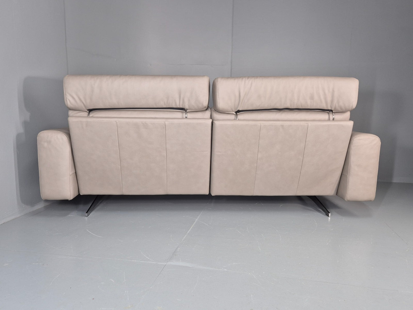 Stressless Stella 3 Seat Settee In Grey Leather Modern Ekornes EB11476 M3ss20