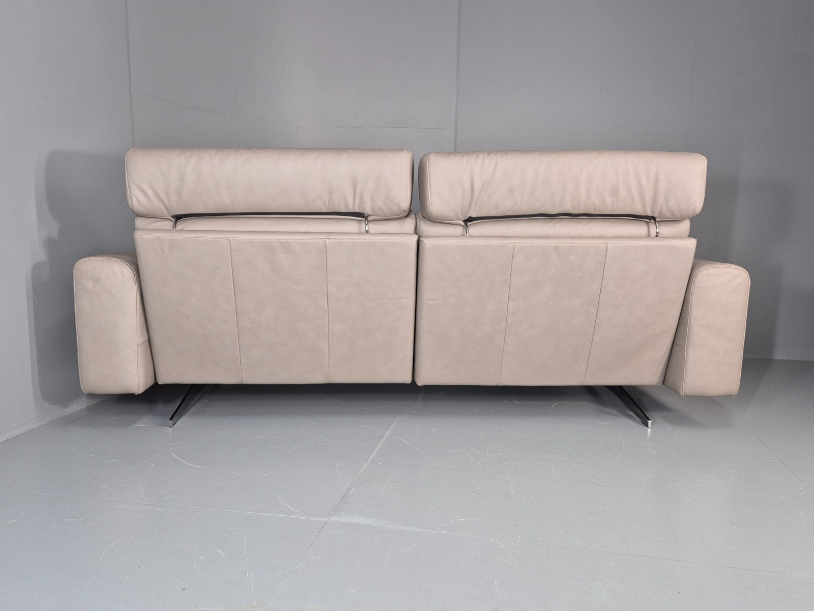 Stressless Stella 3 Seat Settee In Grey Leather Modern Ekornes EB11476 M3ss20