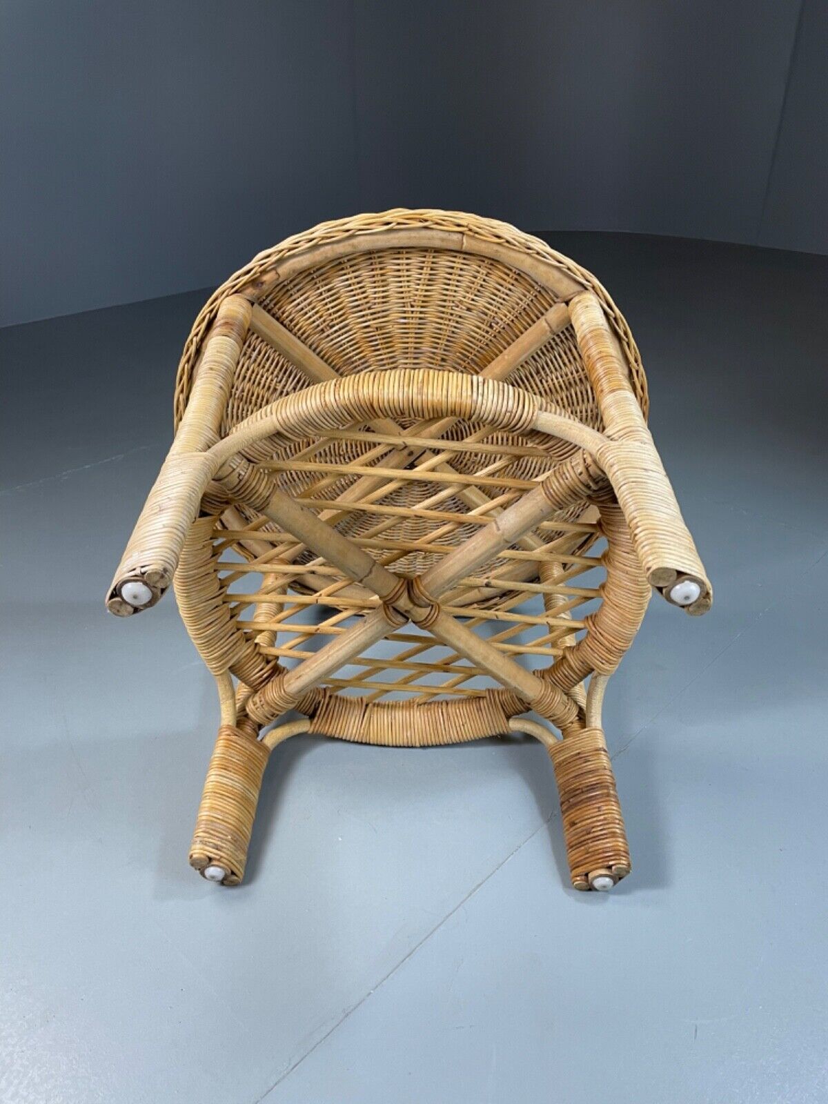 EB5299 Wicker 2 tier Circular Side/ Lamp Table, Retro, Vintage VWOO - UKDK FURNITURE
