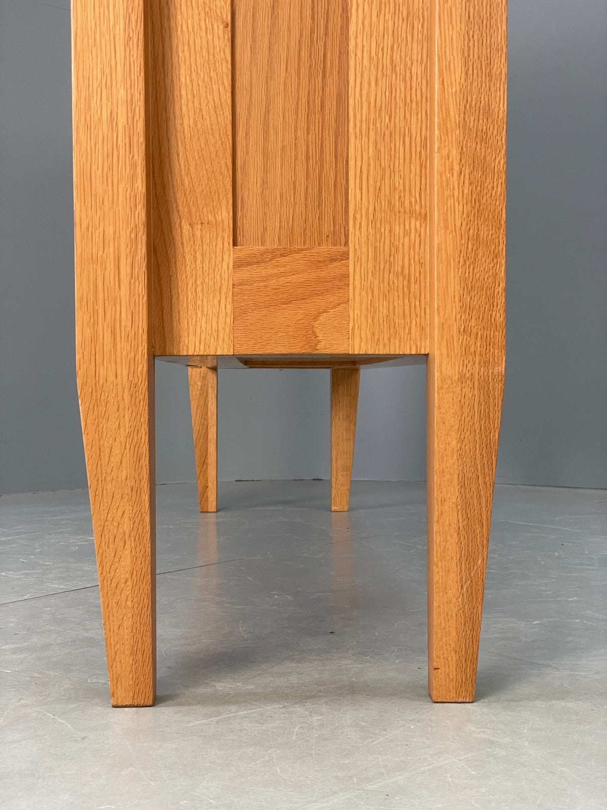 Modern Solid Oak Sideboard Nice Curving Handles Angled Legs EB10684 MWOO18