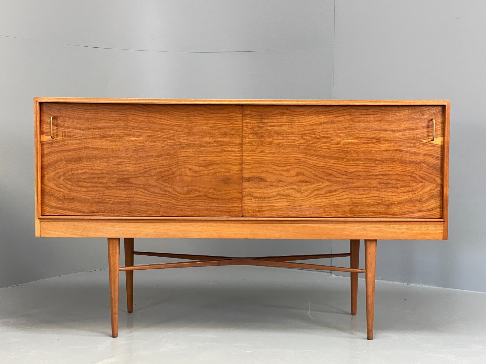 Vintage 1950s Sideboard Robert Heritage For Heals Mid Century Brass EB11676 MWOO0