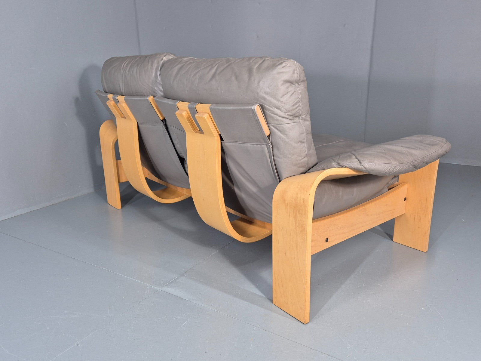 Two Seater Vintage Settee Bentwood and Grey Leather 1980s Retro MCM EB11390 M2SS14