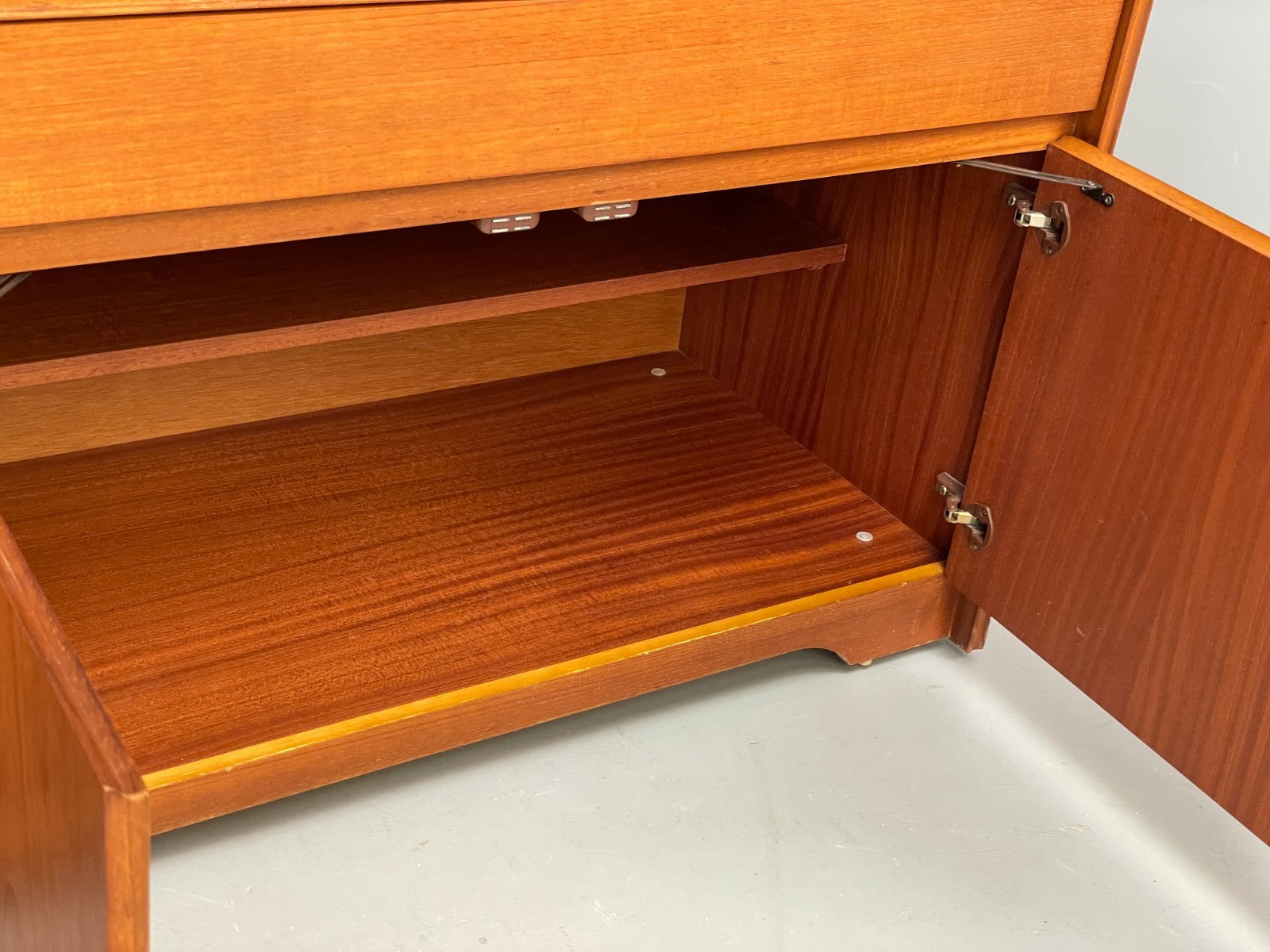 Vintage 1970s Teak Sideboard By William Lawrence Shelving Drawers EB10235 MWOO15