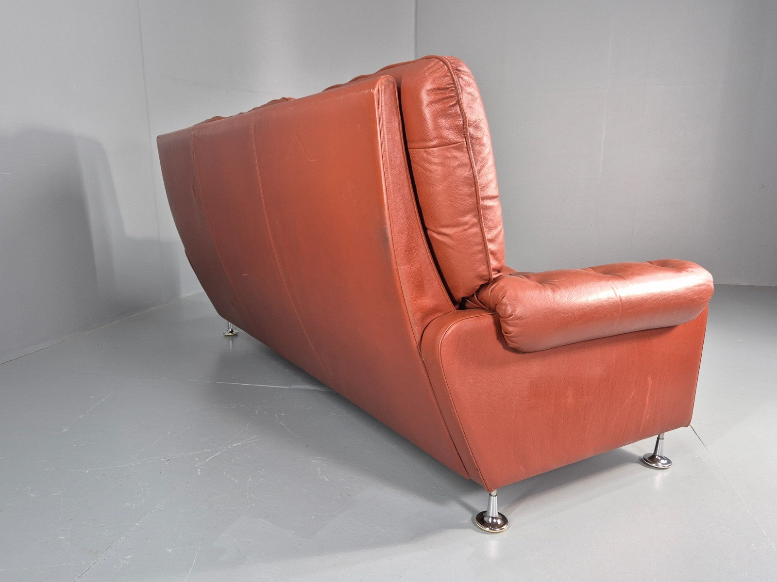 Vintage 3 seat Settee 1970s Retro Danish Red Tan Leather Buttoned EB10555 M3SS18