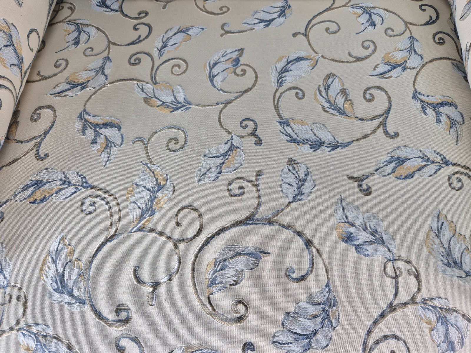 2 Ercol Renaissance Lounge Chairs Ivory Floral Upholstery 1990s EB11009 VCLO11