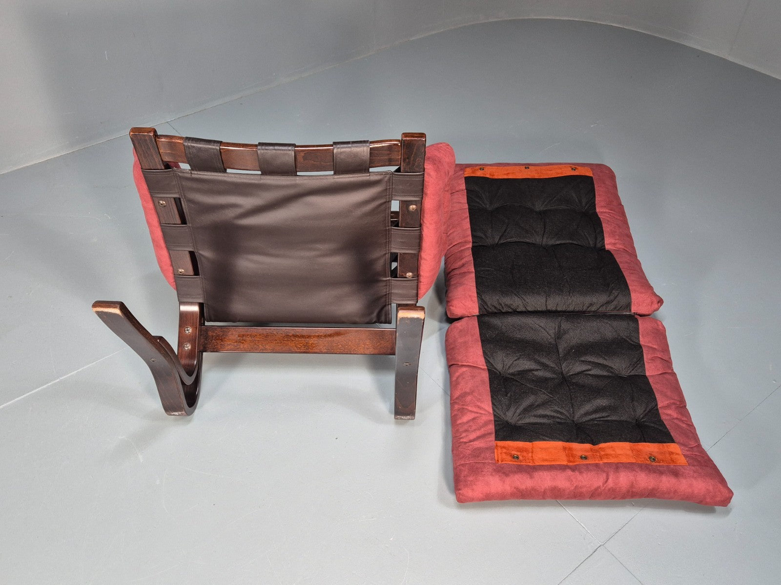 Vintage Red Lounge Chair Skyline Style Bentwood Frame Danish EB10311 MBEN12