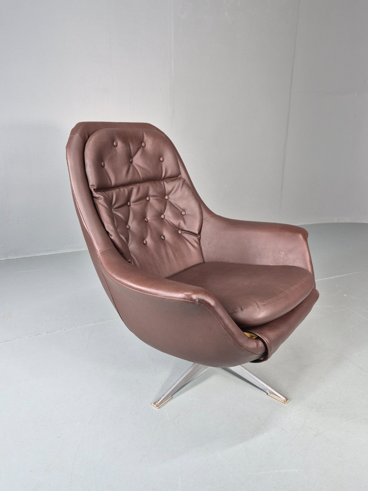Retro Swivel Bucket Chair 1970s Denmark Brown Vinyl Mid Century EB11415 MSWI3