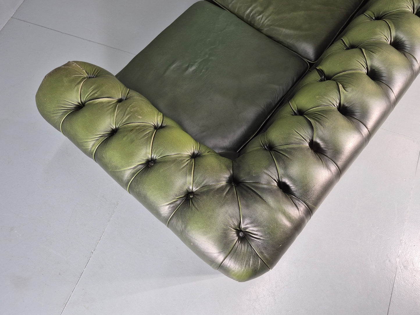 Three Seater Green Leather Chesterfield Quality Version Retro EB11023 VCHE19