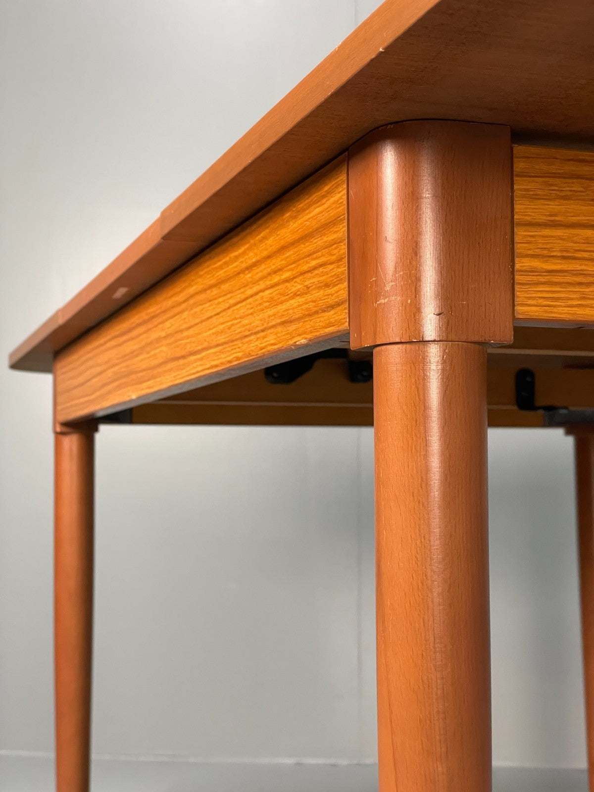 Vintage Extending Dining Table By Schreiber Melamine 1970s EB11513 MWOO22