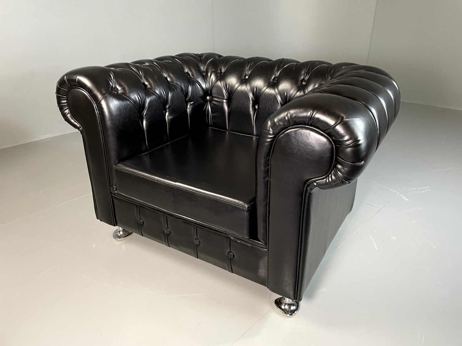 EB6358 Vintage Chesterfield Black Vegan Leather Retro VCHE - UKDK FURNITURE