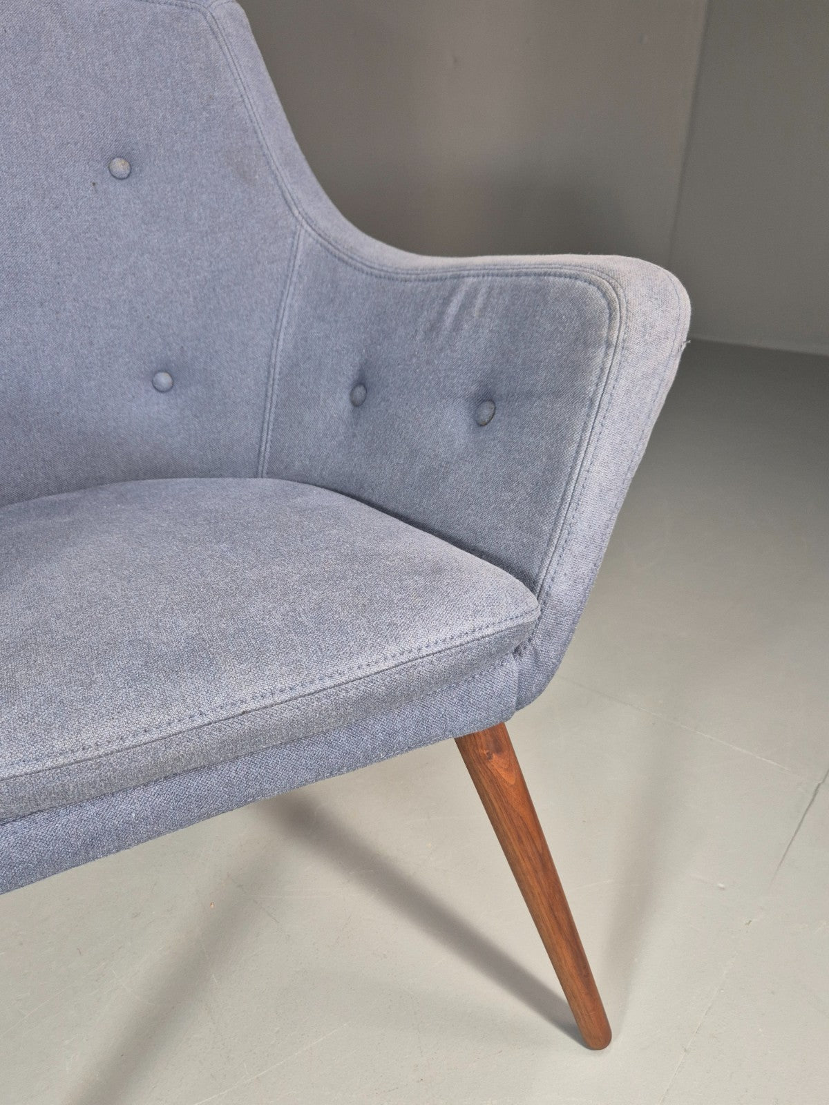 Retro Danish Tub Chair Blue Canvas Teak Turned Legs MCM Vintage  EB10747 MNOR3