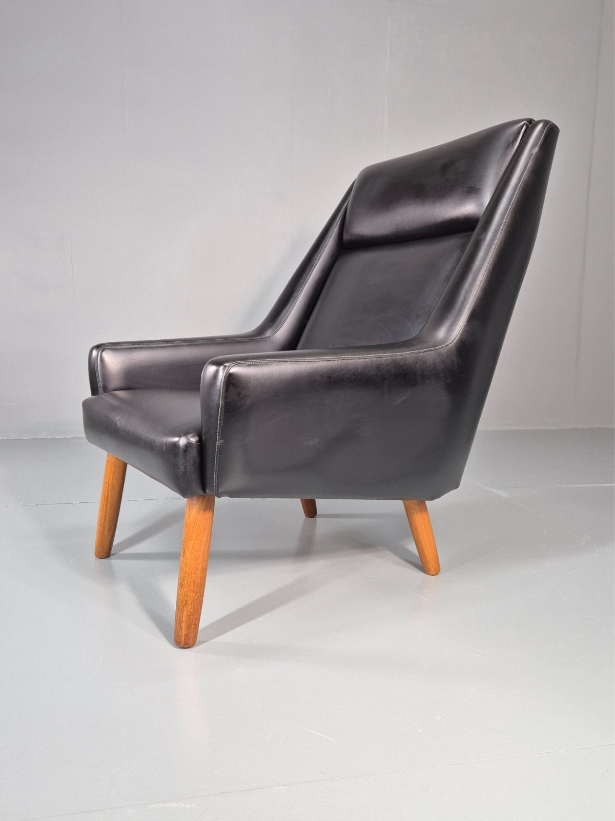 1960s High Back Lounge Chair Vintage Danish MCM Retro Teak Legs EB11330 MNOR1