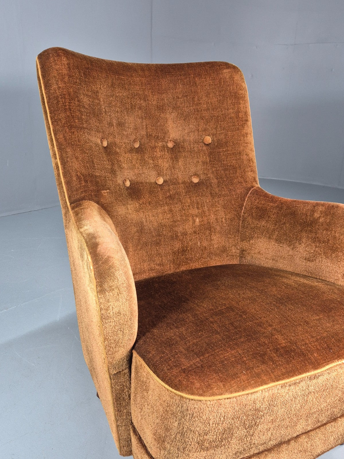 Mid Century Tub Chair Danish 1960s Brown Velour Retro Buttons EB10755 MNOR5