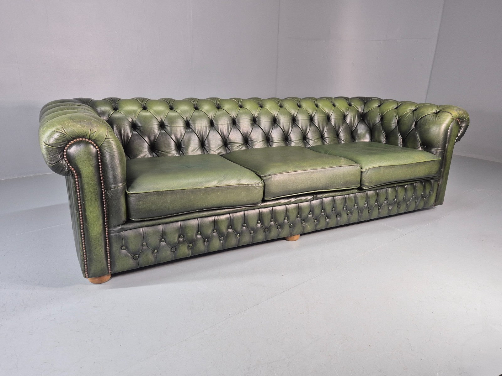 3 Seater Chesterfield Sofa Green Leather Studded Vintage EB11030 VCHE0