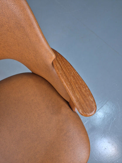 Vintage Danish Tan Vinyl And Beech Arm Chair EB7764 MNOR - UKDK FURNITURE