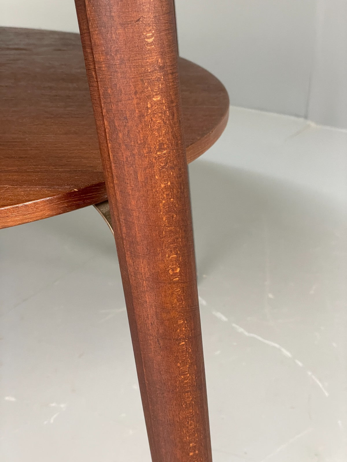 Vintage Round Dining Table 1960s Mid Century Formica Teak Shelf EB11810 MWOO15