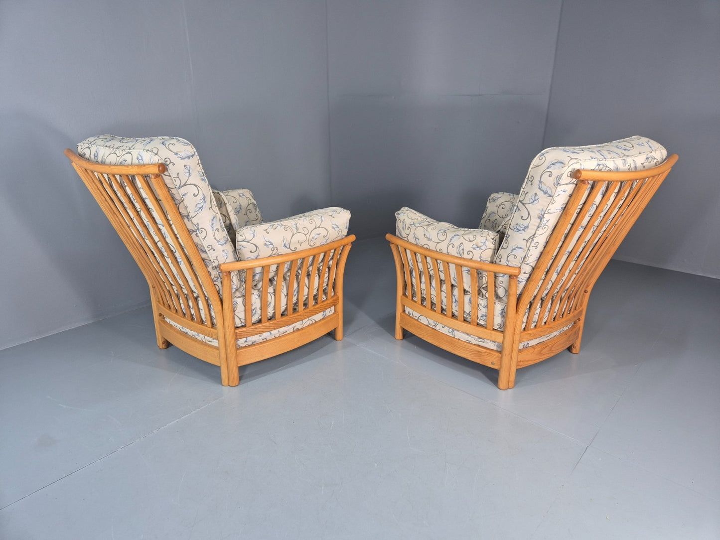 2 Ercol Renaissance Lounge Chairs Ivory Floral Upholstery 1990s EB10974 VCLO9