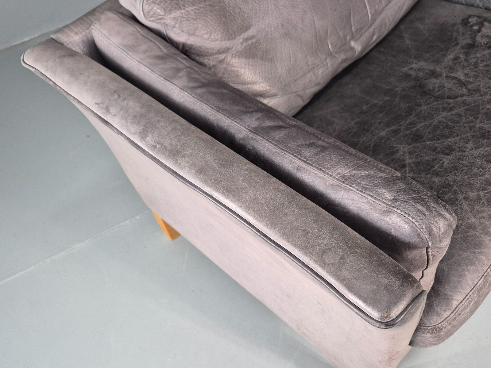 Vintage Mogens Hansen 2.5 Seat Settee Grey Leather 1980s Retro EB11645 M3SS15