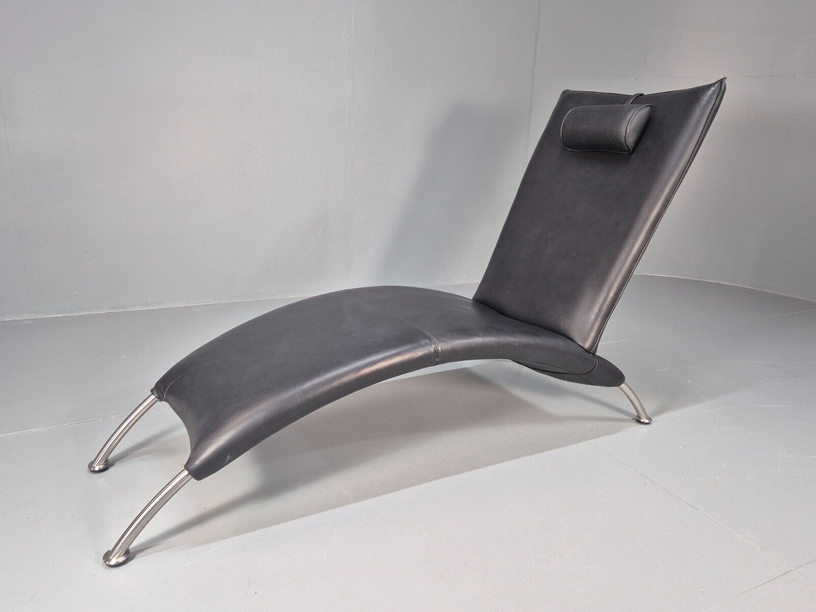 Vintage Chaise Daybed Black Leather Chrome Modern Design Retro Siren EB8911 M4SS - UKDK FURNITURE