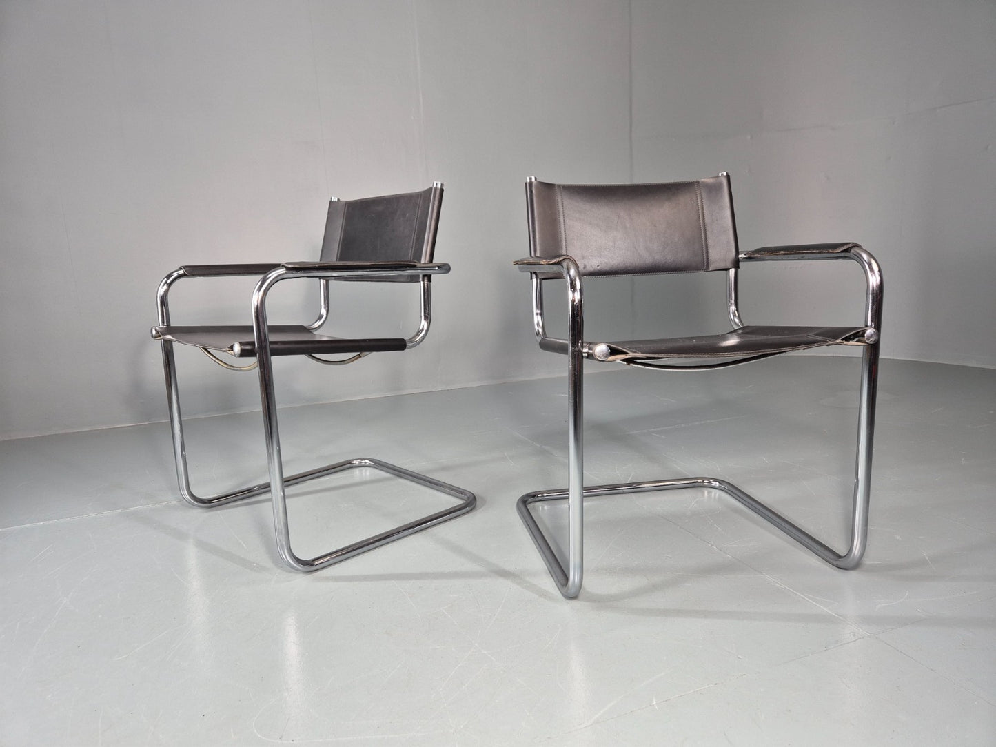 2 Leather and Chrome Elbow Chair Bauhaus Style Vintage 1980s Retro EB11214 MNOR1