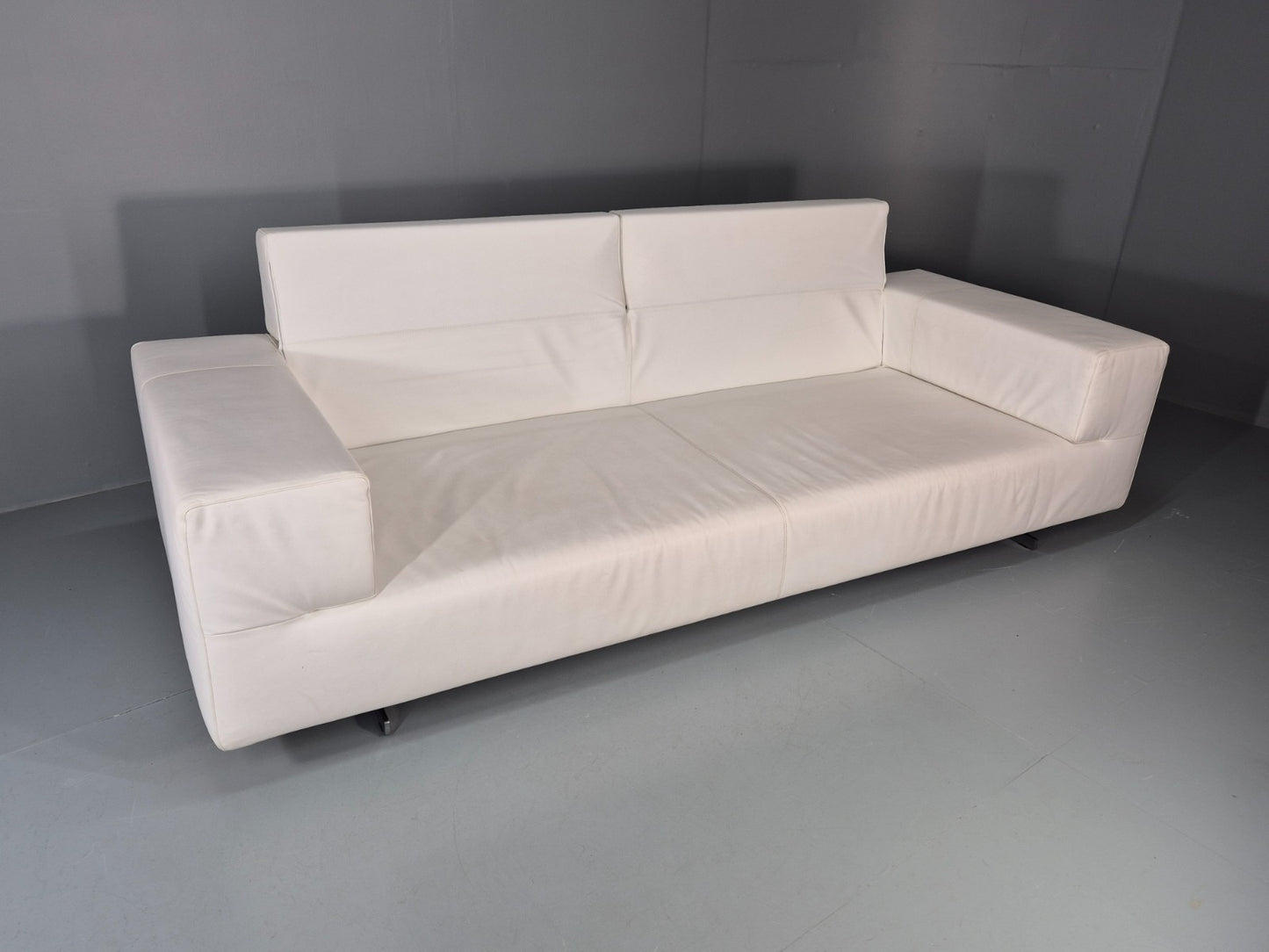 Frighetto Four Seater Settee White Leather Modern Design  EB10626 M4SS3