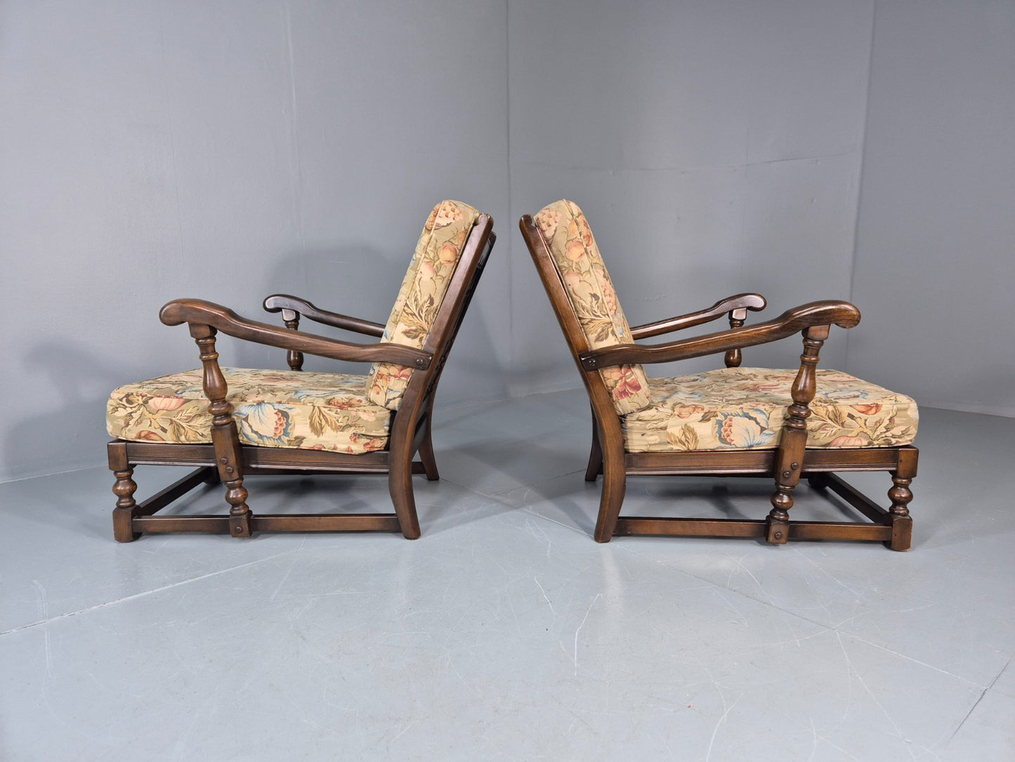 2 Ercol Cloister Lounge Chairs Dark Elm Frame Floral Upholstery 70s EB10987 VCAR11