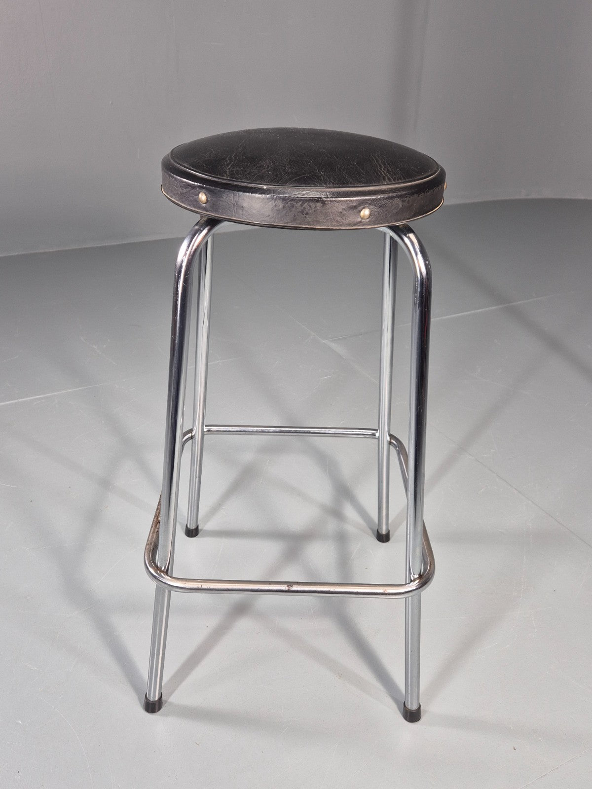 Vintage Bar Stool Black Vinyl and Chrome 1980s Bauhaus style Retro EB11274 MDIN11