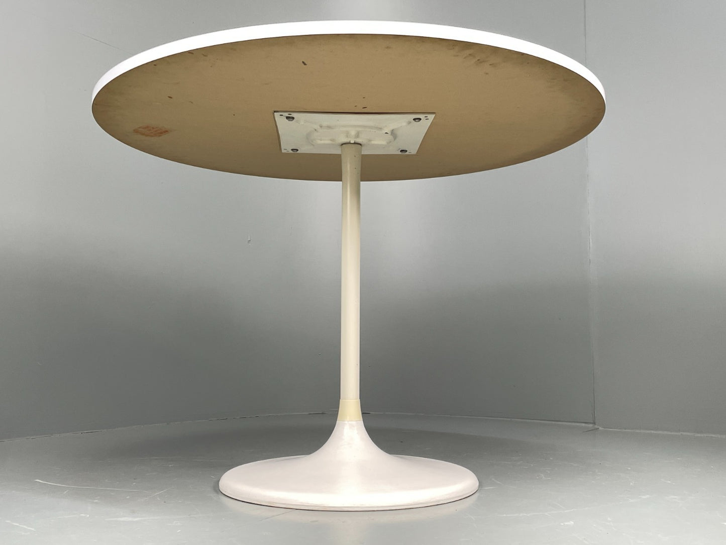 Vintage Round Formica Table White Tulip Base 1960s Retro Kitchen EB11543 MWOO5