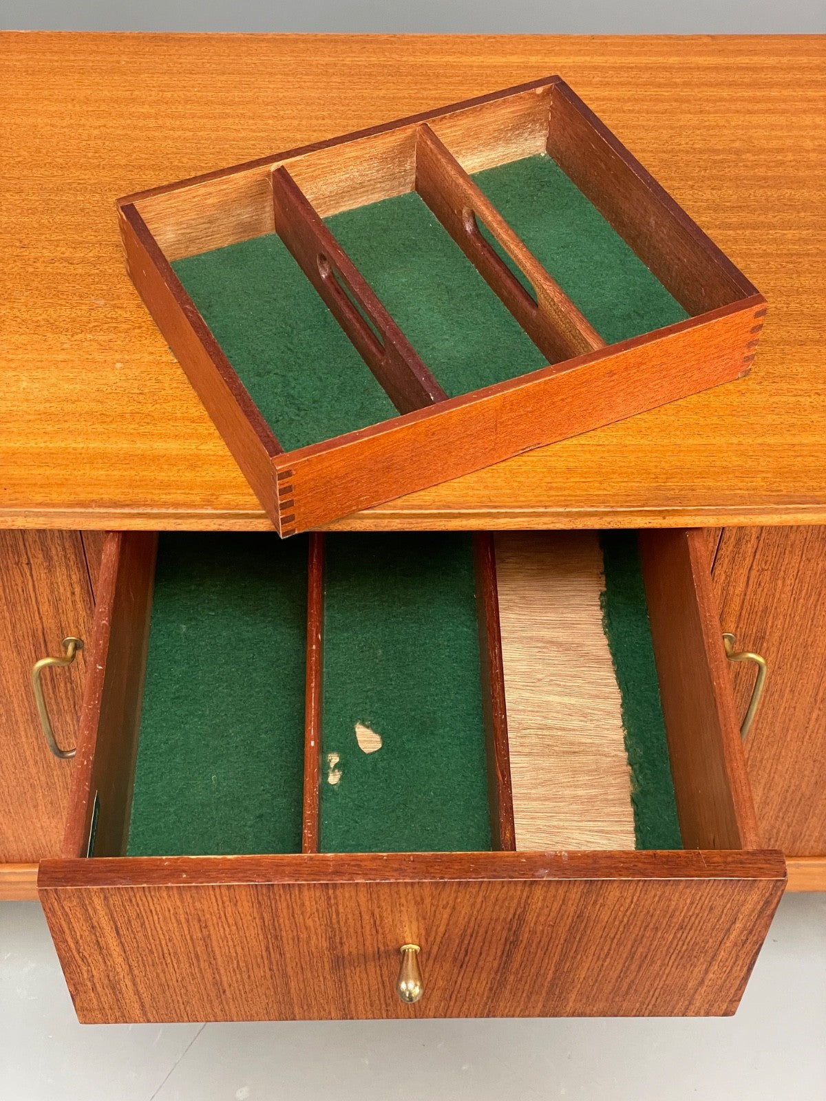 Vintage 1960s Walnut Sideboard Peter Hayward For Vanson Drawers EB10966 MWOO13