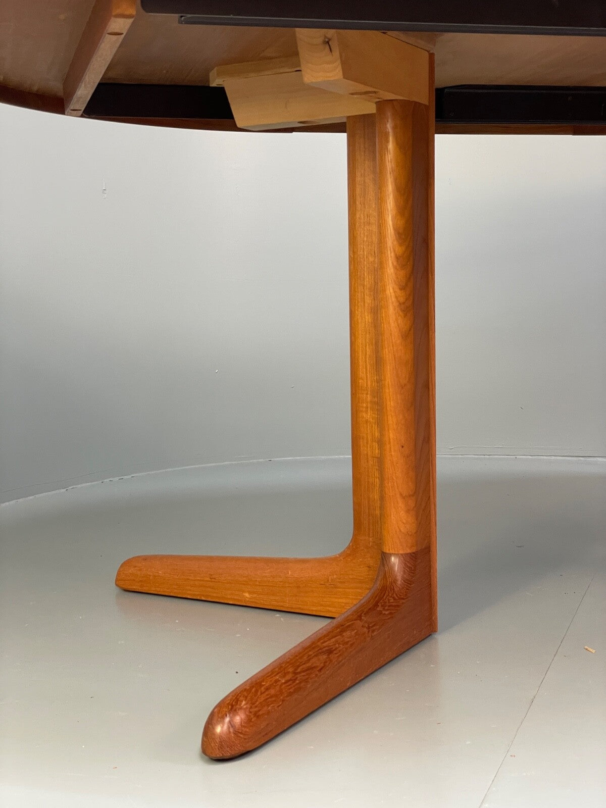 Teak Extending Round Dining Table Vintage Danish Skovby Retro 1970s EB9754 MWOO - UKDK FURNITURE