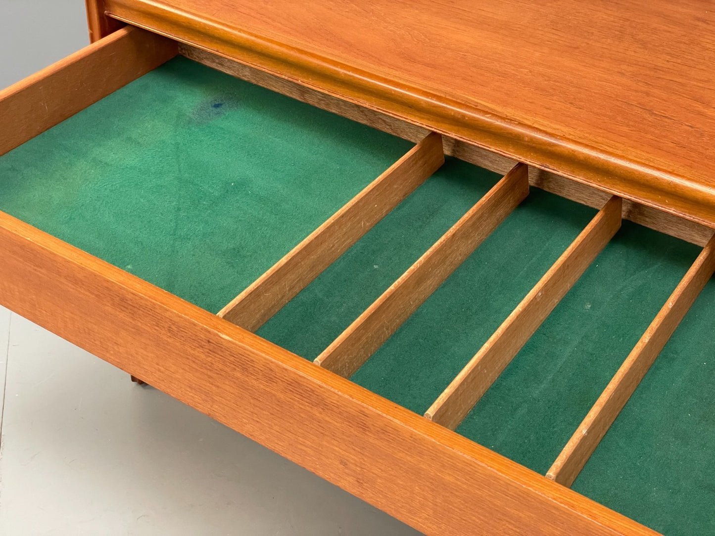 Vintage 1970s Teak Sideboard By William Lawrence Shelving Drawers EB10235 MWOO11