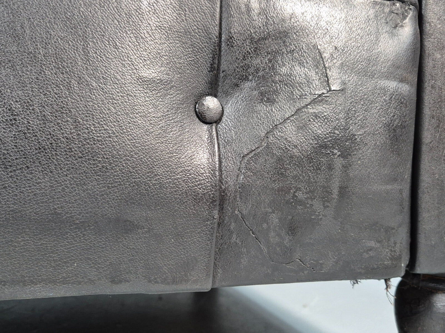 Vintage Black Leather Chesterfield Chair EB9471 VLEA - UKDK FURNITURE