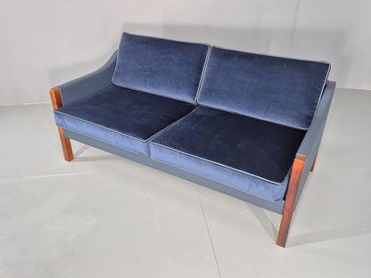 Vntage 2 Seater Sofa Danish Erik Jorgensen New Leather Upholstery  EB11927 M2SS7