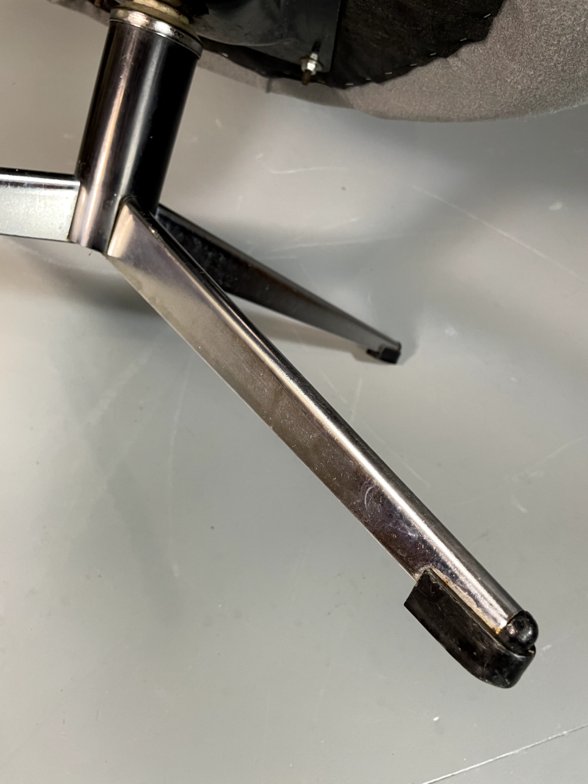 Danish Swivel Bucket Chair 1980s Vintage Retro MCM EB6359 MSWI12