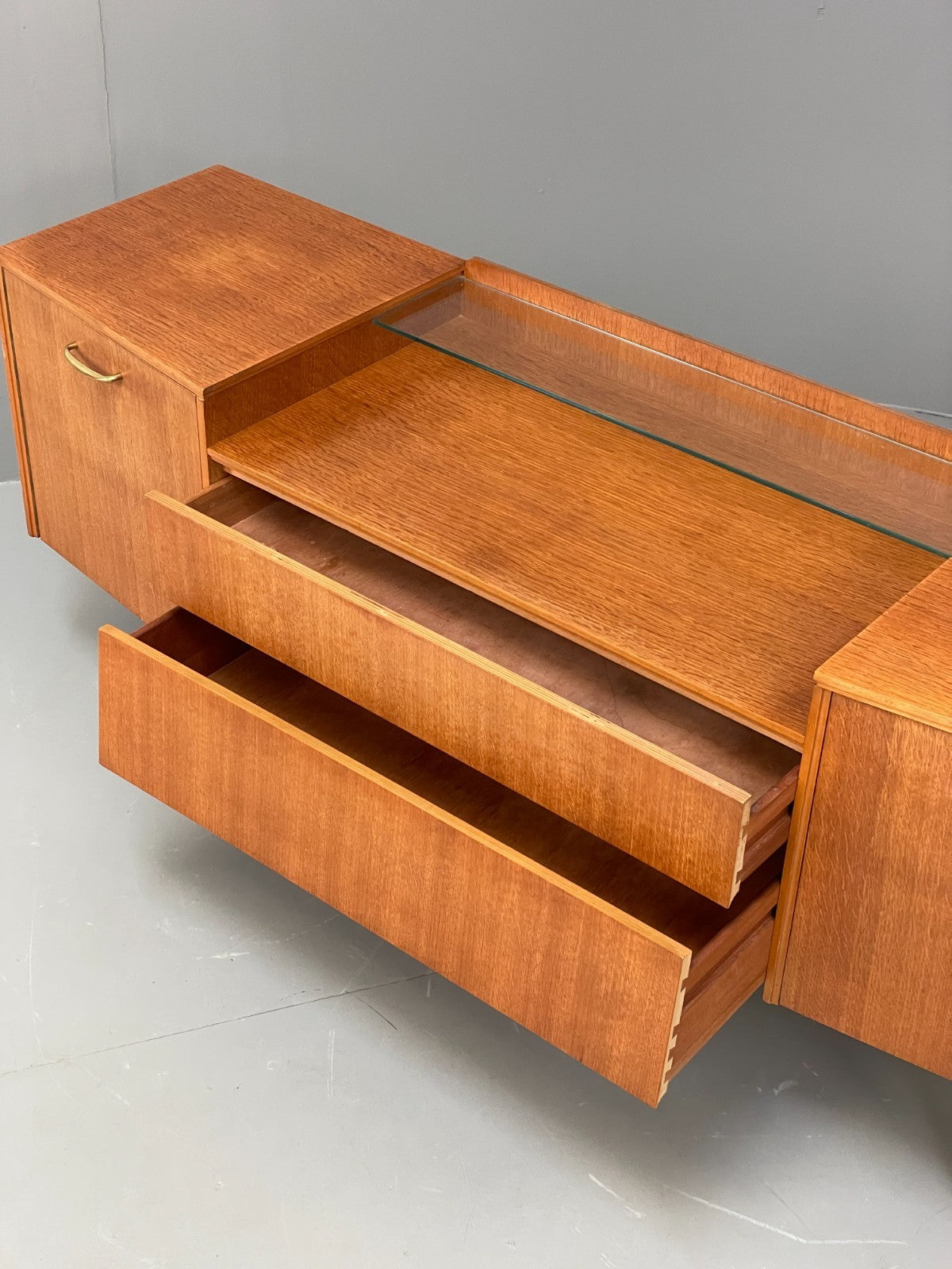 Vintage 1950s Oak Dresser Avalon Midcentury Drawers Cabinet EB11793 MWOO6