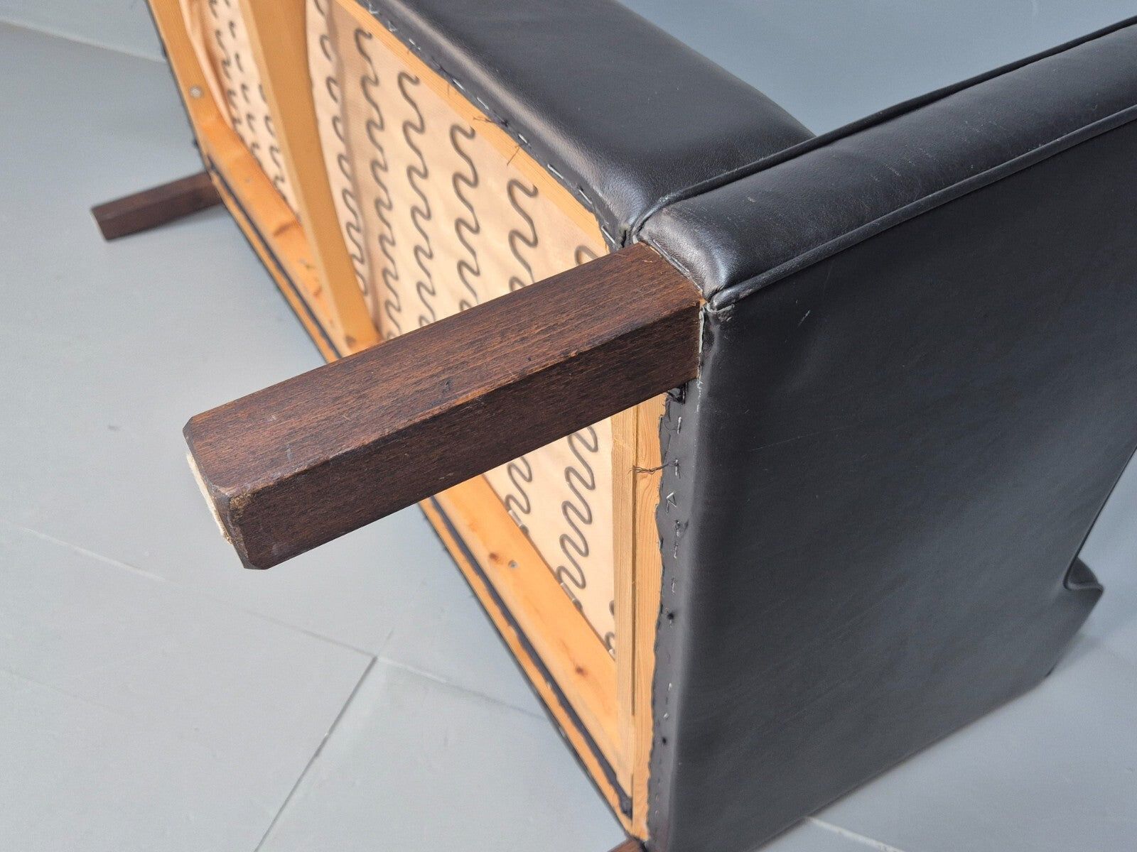 Vintage 2 Seater Black Leather Danish Sofa Borge Mogensen Style EB9078 M2SS - UKDK FURNITURE