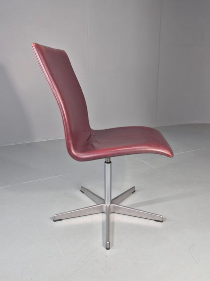 Vintage Fritz Hansen Oxford Chair Arne Jacobsen Design 2004 MCM EB11754 MSWI3