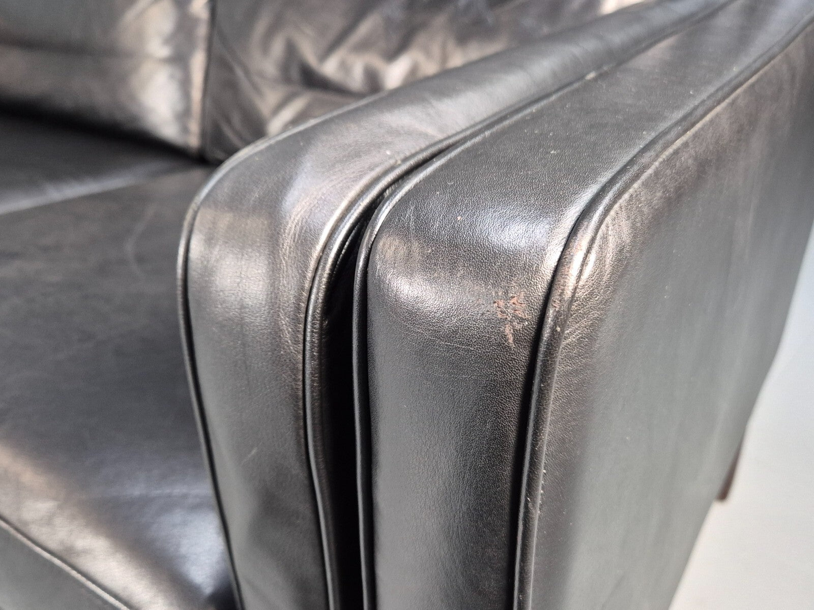 Vintage 2 Seater Black Leather Danish Sofa Borge Mogensen Style EB9078 M2SS - UKDK FURNITURE