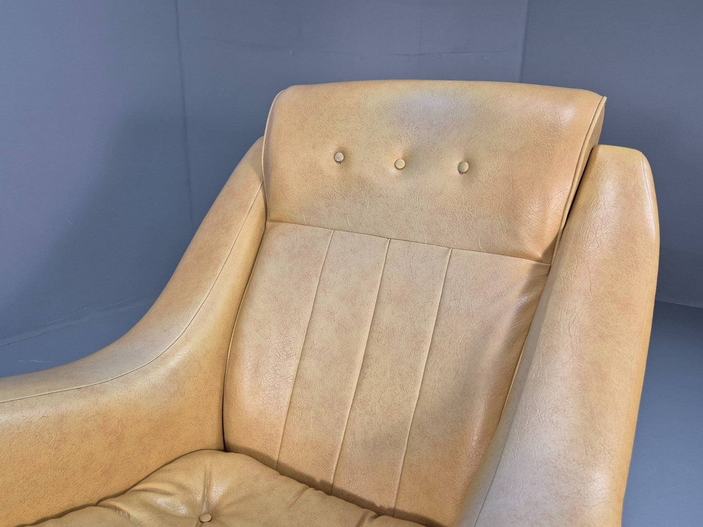 Mid Century Swivel Chair and Footstool Mustard Vinyl Vintage Retro  EB10693 MNOR10