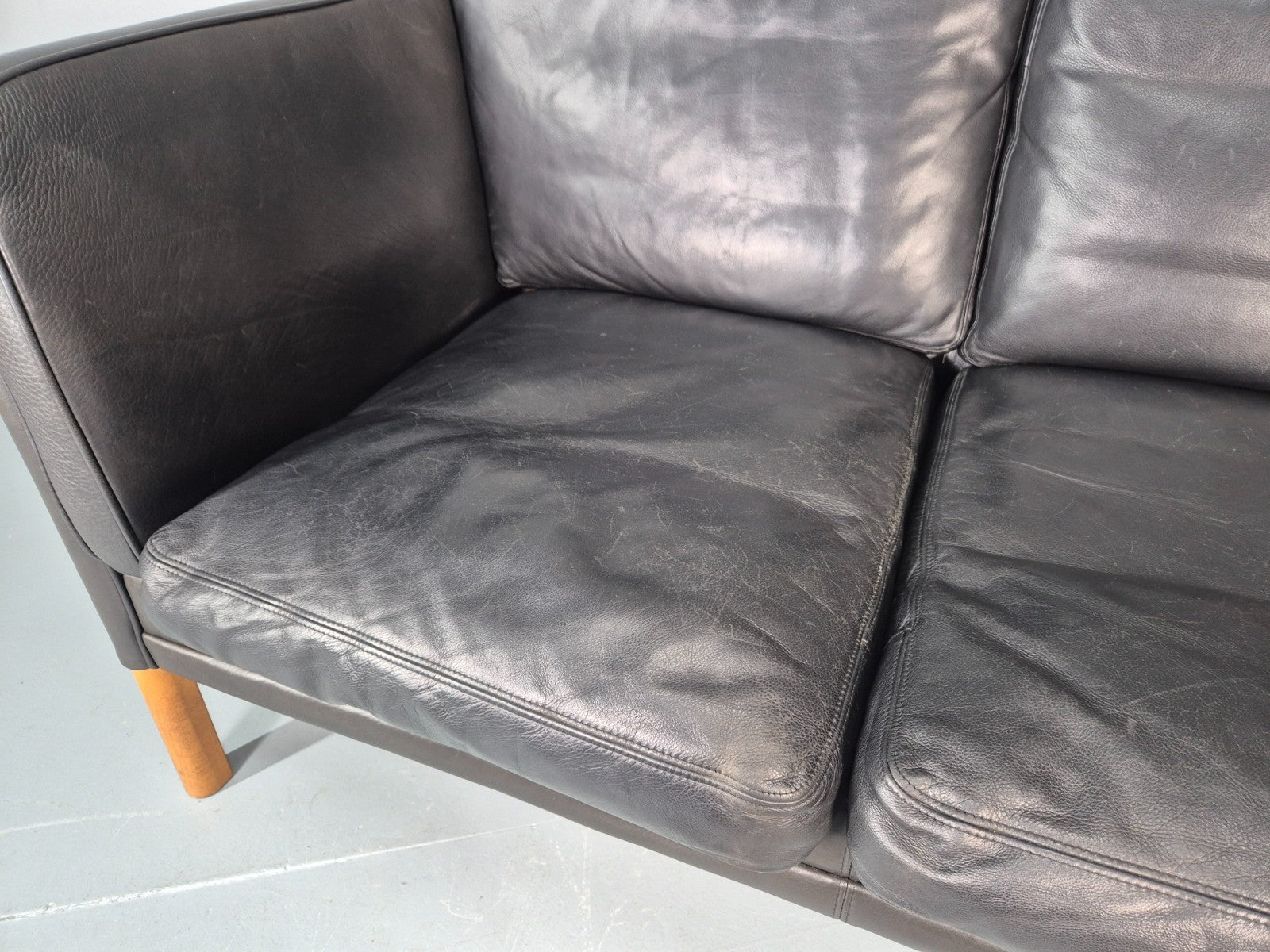 Vintage Danish Two Seater Leather Sofa Quality Feather Filled Retro EB11635 M2SS5